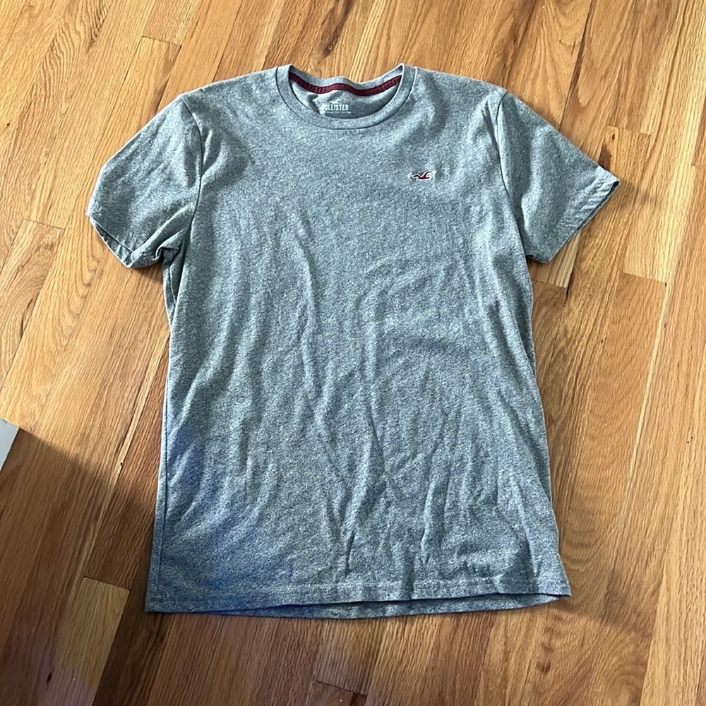 Mens Hollister Tee Size Medium - Pre owned - Good condition